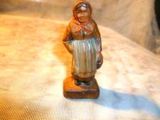 Ernst Heissl 1829-1899 "Bäuerin auf dem Weg zum Markt" Miniatur Schnitzerei