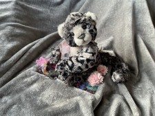 Charlie Bears Schneeleopard Kimoko CB 171795 seltenes Sammlerstück mit Etikett