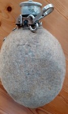 Alte Feldflasche von Pfadfindern oder Militär