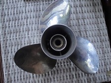 Solas Edelstahl  Propeller 14 1/4 x 17 für Mercruiser Alpha One & Bravo