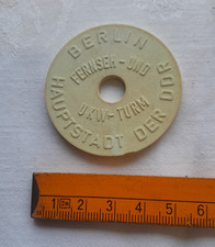 Plastikmarke Berliner Fernsehturm aus DDR-Zeiten