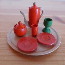 Geschirr aus Holz für