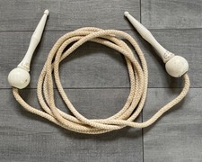 Vintage Flexten Springseil Skipping Rope, weiß, mit Holzgriffen und Kugellager