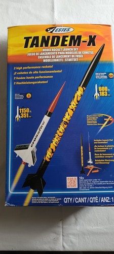 Fliegende modellrakete tandem - fliegende,