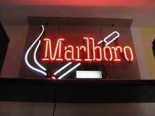 Marlboro Leuchtreklame mit