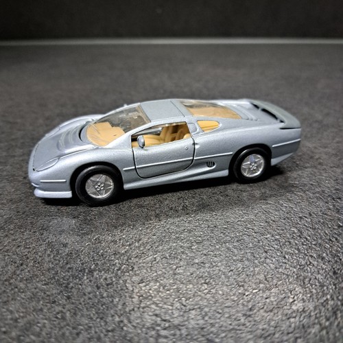 Welly 9051 jaguar 220 - no.9051,