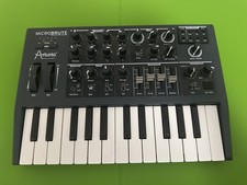 Arturia Microbrute Analog Synthesizer + Netzteil
