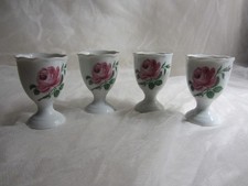 Hutschenreuther 4 alte Eierbecher , Blumenmotiv , grüne und blaue Porzellanmarke