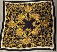 Versace Damenschal 100% Seide. Original mit Schildern Nie getragen