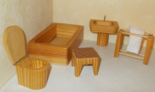 Badezimmer Holz Wanne ?Waschbecken Toilette ?Handtuchhalter Waldorf Puppenhaus