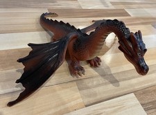 Fantasy Spielzeug Drachen Mit Flügeln ca. 40x45x14 cm Rot Grün Schwarz 