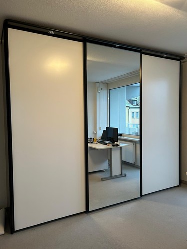 Schlafzimmerschrank mit