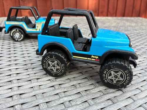 Zwei oldtimer buddy jeeps - buddy,