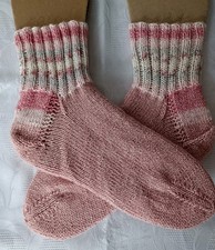 handgestrickte Socken, Sneaker