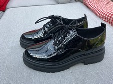 Graceland schwarze Lackschuhe Plateausohle Gr. 38 mit Schnürung