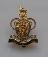 British Army The Queens Royal Hussars Mützenabzeichen