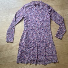 Schönes Kleid Garcia, Gr.140 Blumen flieder, auch festlich