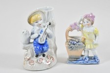 N92V56- 2x Porzellan Vase figurativ ua Knabe mit Geige 