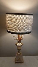 Tischlampe Glas Messingfuß