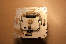 Merten UP Schalteinsatz 5733