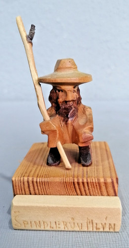 Holzfigur handgeschnitzt