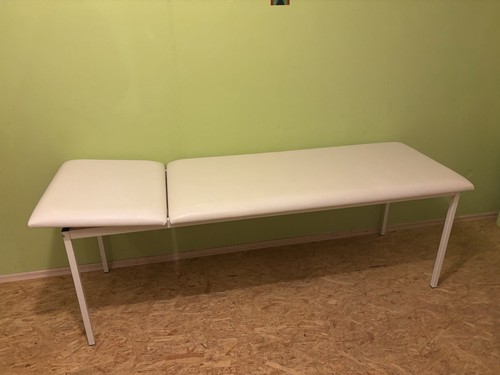 Behandlungsliege mit