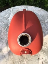 Simson SR1 Tank, 1. Ausführung von 1955 mit Sicke, oben und unten geschraubt