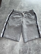 37) tolle Shorts von Champion