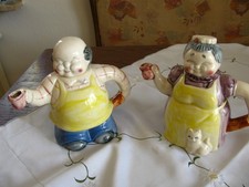 2 Kaffee/Teekannen/Gießkannen als Oma und Opa, Top Zustand, nette Geschenkidee