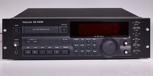 Tascam - , hr