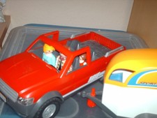 Playmobil:      Pkw + Pferdeanhänger     mit Pferden     und Einhornpferd