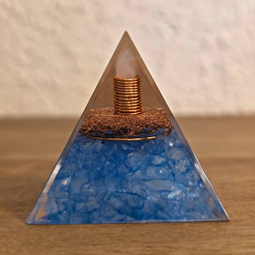 Orgonit resin pyramide - resin, mit