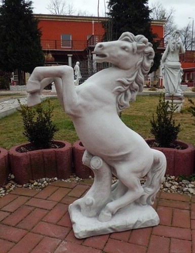 Steinfigur pferd 100 cm - h.,