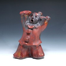 Groteske Keramik Leuchterfigur