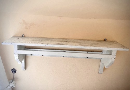 Altes wandregal mit - altes, wandregal,