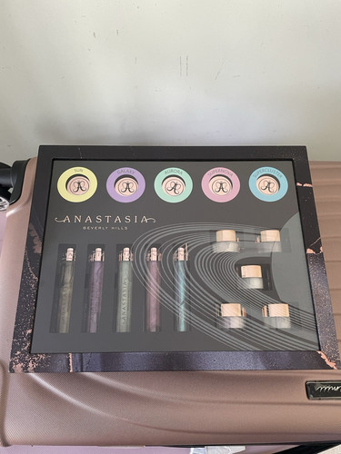 Anastasia beverly hills cosmic - anastasia,