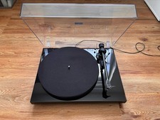 Pro-Ject Debut Carbon DC Basic (Ortofon OM10) Plattenspieler