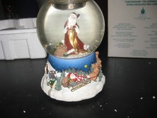 Partylite  Schneekugel  Teelichthalter Spieluhr  "Rentierschlitten" P7618