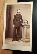 stehender Soldat Offizier in