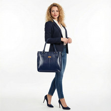 Carla Faustiri Damen