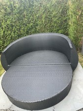 Riesige Gartenliege. Nichts Dran. 