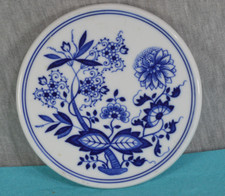 RUNDER PORZELLAN UNTERSETZER - ZWIEBELMUSTER - HUTSCHENREUTER PORZELLAN