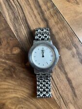 Schöne Original Lacoste Damen Uhr in silber. Sehr edel und elegant.