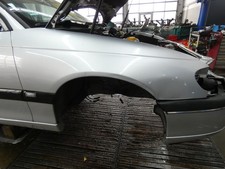 Kotflügel rechts Omega B Limo Starsilber metallic Z147