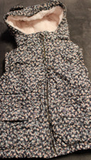 H&M  ღღ Steppweste mit Kapuze ღღ Blumen Muster ღღ Gr. 110 ღღ w. NEU