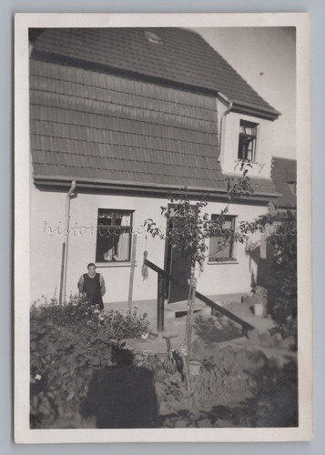 Artern 1935 frau vor - artern,