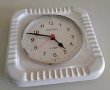 Porzellan Wand-Funkuhr "ADORA" weißes Porzellan 