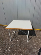 Egon Eiermann Schreibtisch Gestell weiß Platte 100 cm x 100 cm Richard Lampert