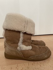 Minnetonka Mokassins Pugs Lammfell-Stiefel in 'Weizen' Gr.41, natürlich gegerbt