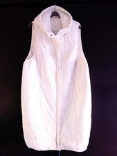 Weiße Longweste Studio Untold